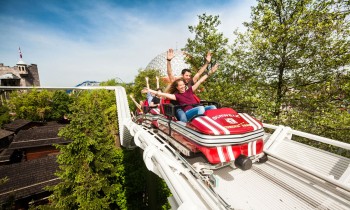 Le Schweizer Bobbahn propose à ses passagers de s'initier au bobsleigh