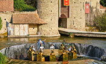 Mélange d'action et de magie, le spectacle des Chevaliers de la Table Ronde